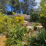Jardins D'ailleurs Avec Piscine Et Terrasse Alloggio in famiglia *