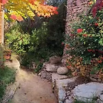 Alloggio in famiglia Jardins D'ailleurs Avec Piscine Et Terrasse Nîmes