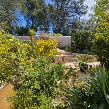 Jardins D'ailleurs Avec Piscine Et Terrasse Habitación en casa particular *