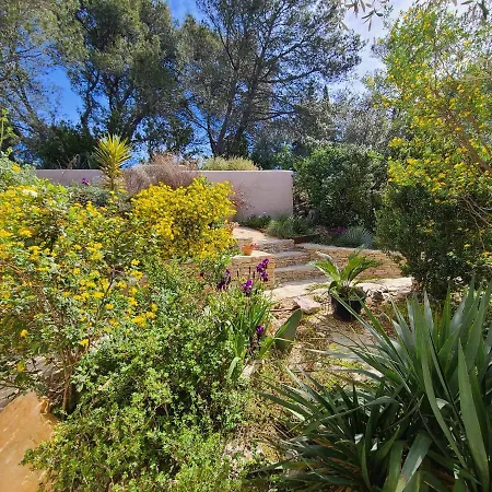Проживание в семье Jardins D'ailleurs Avec Piscine Et Terrasse *