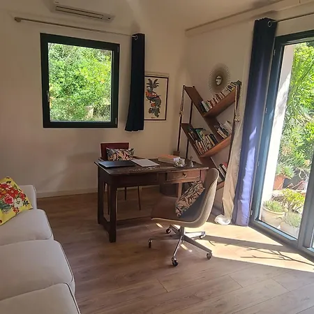 Alloggio in famiglia Jardins D'ailleurs Avec Piscine Et Terrasse